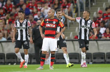 Download Video: Na reestreia de Sheik, Fla é derrotado pelo Galo no Maracanã