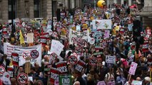 Protesto contra a austeridade reúne milhares em Londres