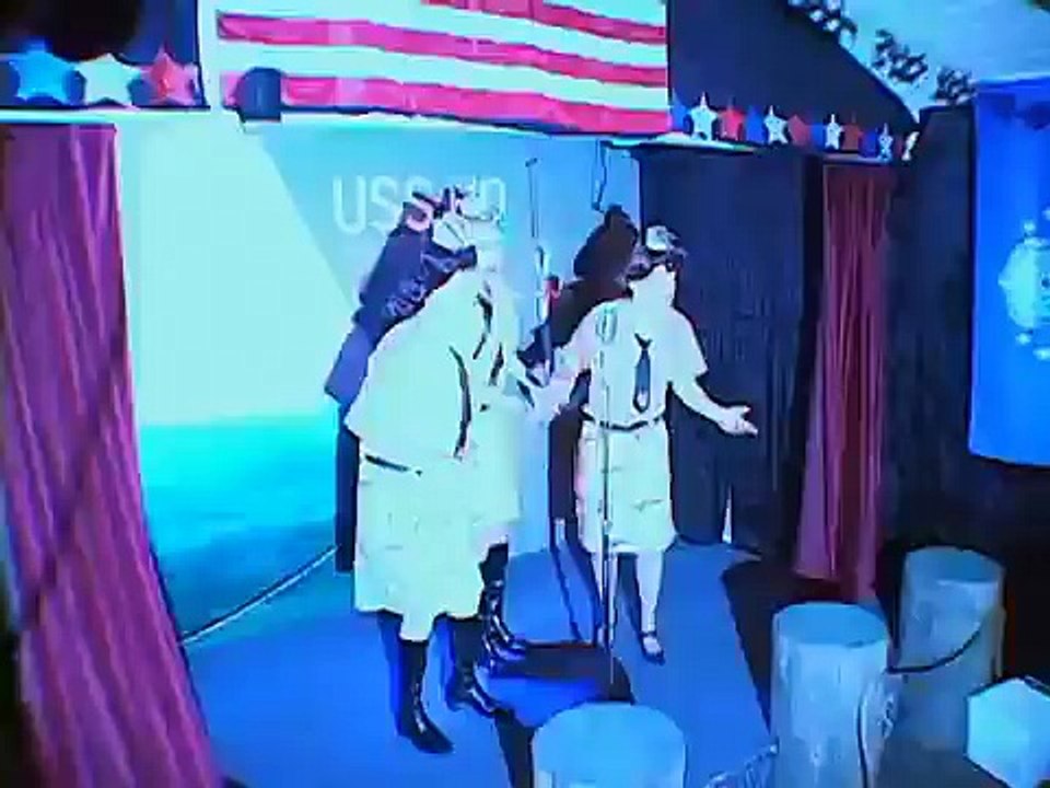 Drag Queens Mandrews sisters three little sisters