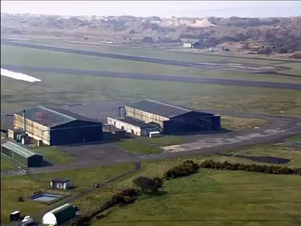 You Will Be Astonished After Watching This Amazing Stunt Of Two British Pilots