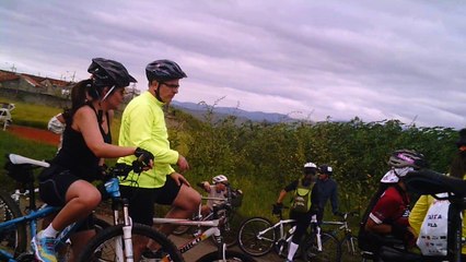 Trilhas Mtb, com os amigos em trilhas de bikers, Brasil