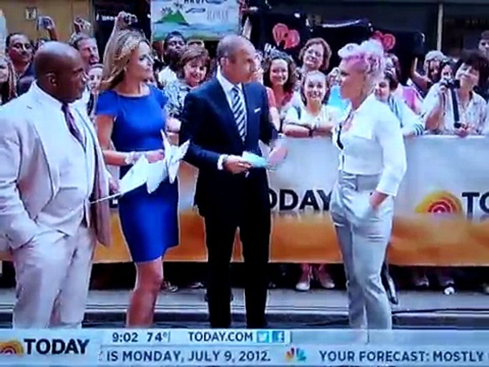 Pink Tells Savannah Guthrie She Sucks [Today Show 7.9.12]