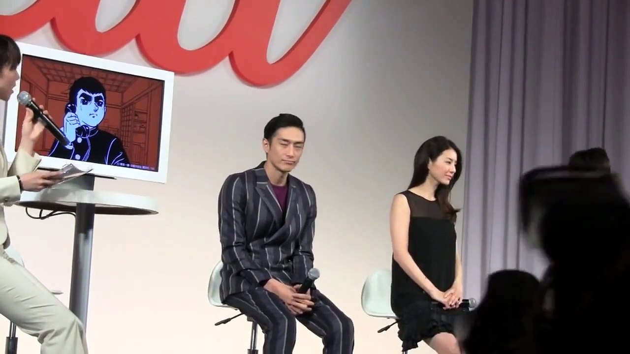 【au 2012年春モデル発表会】井川遥、伊勢谷友介、剛力彩芽がそろい踏み