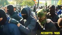 Возле Рады произошли столкновения протестующих с милицией