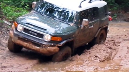 FJ Cruiser in the Mud