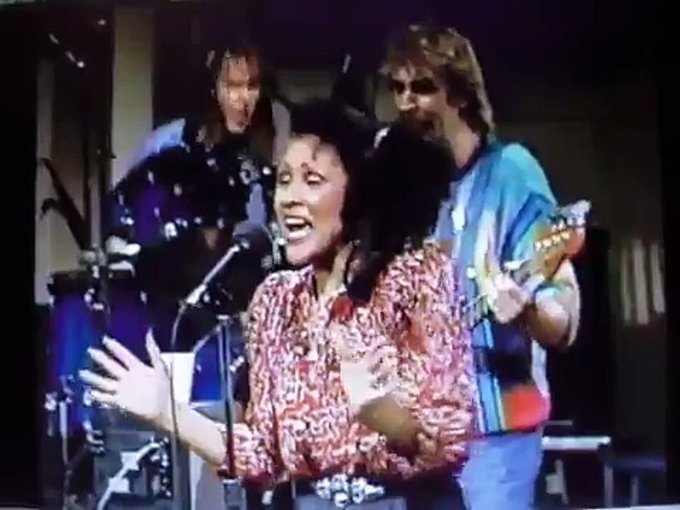 Darlene Love sings "Christmas (Baby Please Come Home) FOR THE FIRST TIME on Letterman, 1986