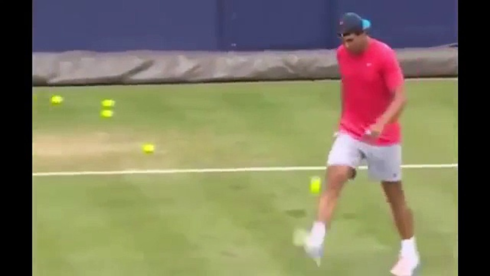 Rafael Nadal Shows Off Impressive Ability To Juggle Tennis Balls With His Feet Video Dailymotion