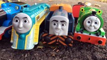 Fun toys　Thomas the Tank Engine of Friends　Thomas, Percy, Diesel 10, Connor, Den
