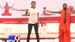 Shilpa Shetty shows off her Yoga moves in Bangalore on World Yoga Day! - Tv9 Gujarati