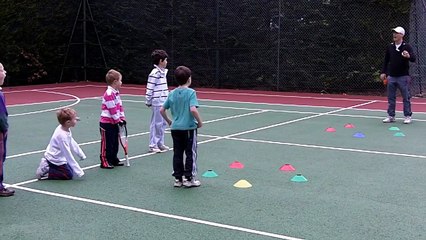 Fun kids tennis game for sending & receiving skills (5-7 years / Red)