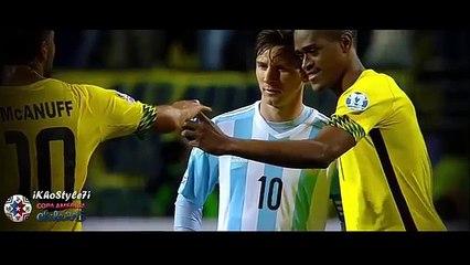 Selfie de Messi con Jugador de Jamaica Deshorn Brown • Argentina vs Jamaica 1-0 Copa America 2015