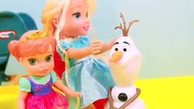 Frozen Elsa Olaf Makes OLAF FIRST TIME Anna as A Kid Disney Cozy Coupe Young Elsa