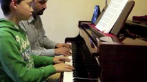 Mein Klavierschüler, Oskar, und ich spielen Walzer in a-moll von Manfred Schmitz