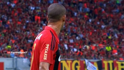 Vasco player Riascos made an epic celebration after he scored against Sport Recife 2015