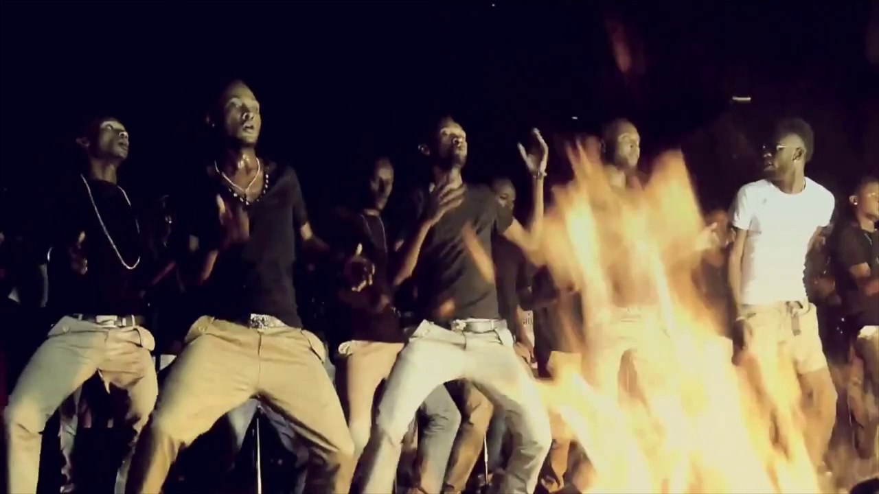 FABREGAS DANS CHAUD PARTOUT [ MOTO ] HD VIDEO CLIP