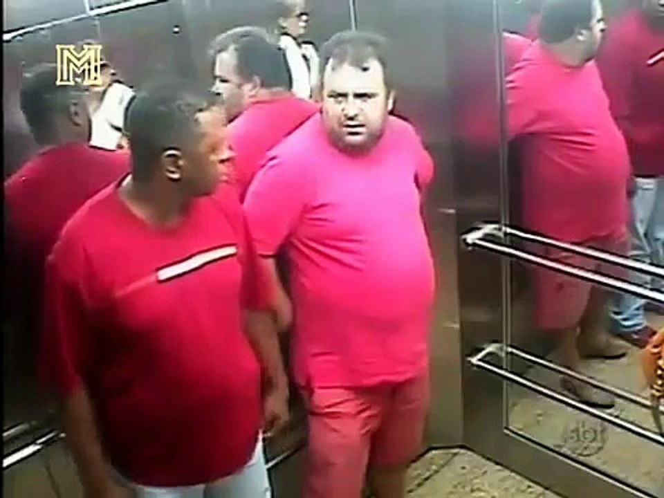 Pegadinha - "Peido no Elevador"