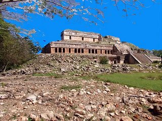 ESTELA NÚÑEZ- CAMINANTE DEL MAYAB