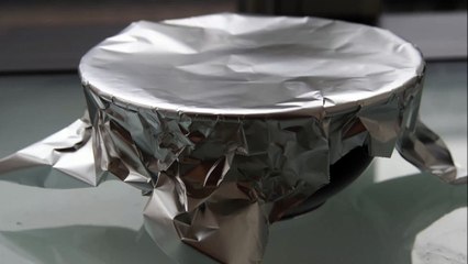 (3D binaural sound) Asmr crinkle sounds of aluminum foil