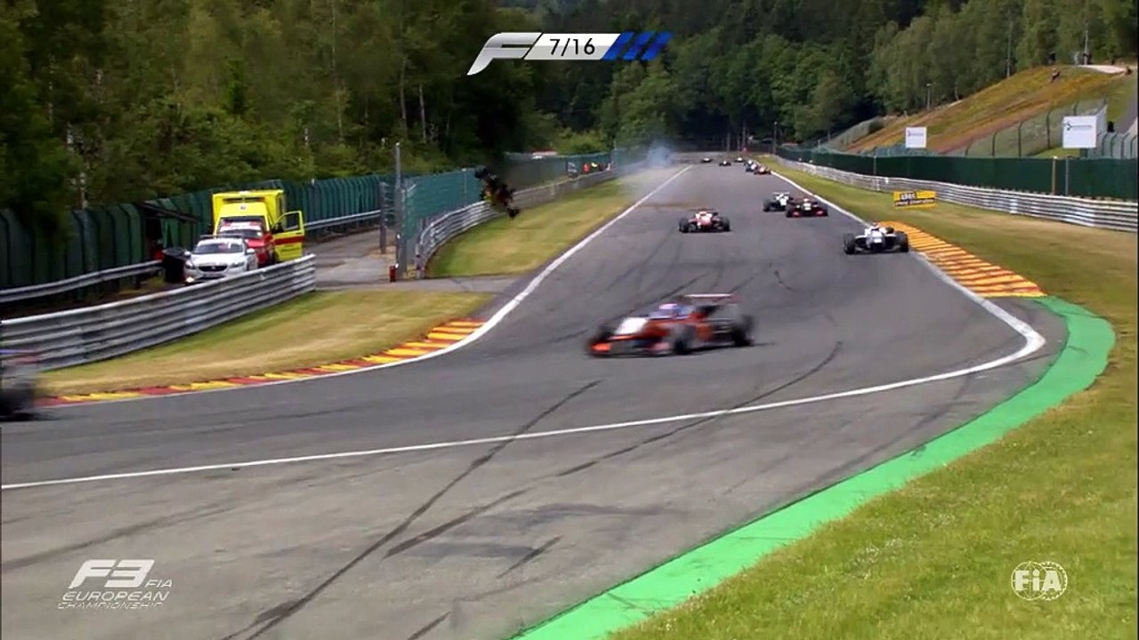 Incidente pauroso in F3, illeso Gustavo Menezes