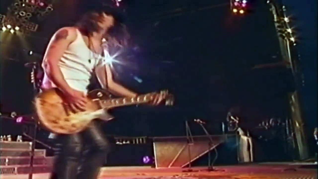 Guns N' Roses & Aerosmith - 17 - Mama Kin - Live Paris 1992 [HD]