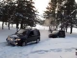Chevrolet Niva and Great Wall Hover in snow/ Нива вытаскивает Hover из снега