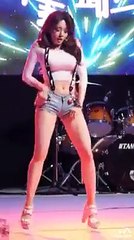 SEXY ORIENTAL BAILANDO
