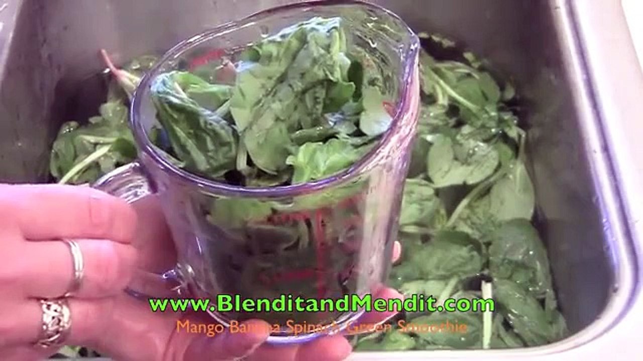 VitaMix Mango Spinach Green Smoothie BlenditandMendit