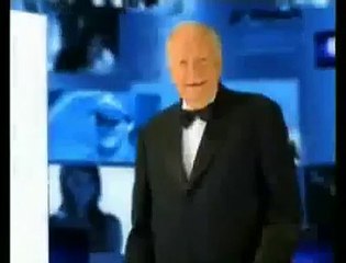 패션쇼도중 모델 /kuy85.com/옷벗겨지는 사고