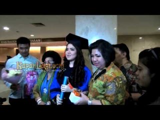 Bekal Masa Depan, Tina Toon Rintis Usaha Sendiri