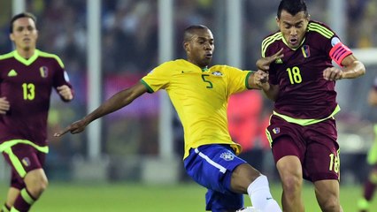 Brasil gana a Venezuela 2-1 y clasifica a cuartos