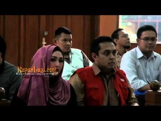 Edies Adelia Rayakan HUT Perkawinan Dalam Tahanan