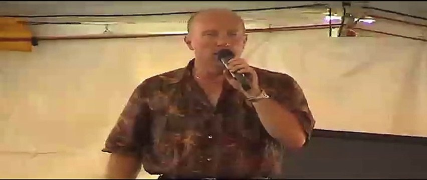 Danny McCorkle sings 'Hurt' at Elvis Week 2006