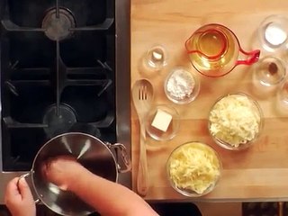 How to Make a Classic Swiss Cheese Fondue| Williams-Sonoma
