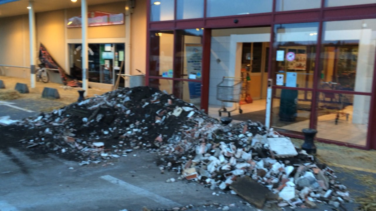 La colère des agriculteurs frappe les supermarchés