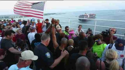 Miles de personas marchan por la "unidad" en Charleston