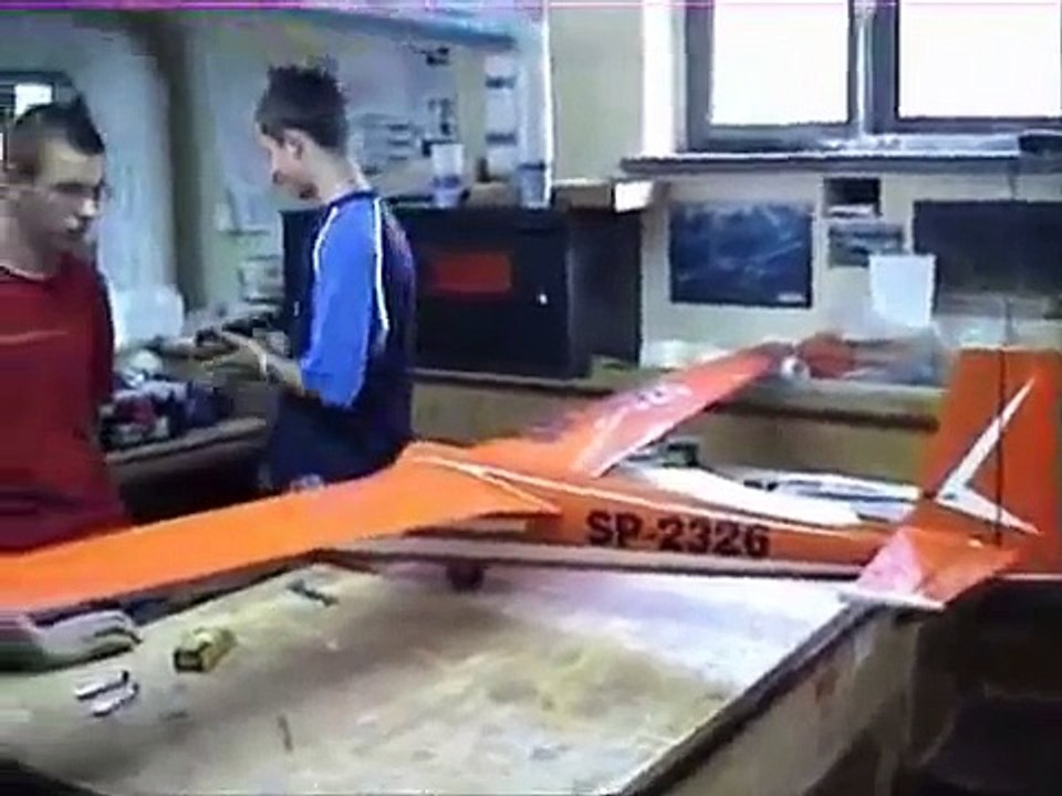 Oblot modelu szybowca SZD 22c "Mucha" skala 1:5