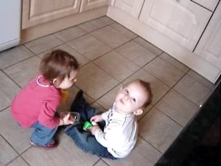 Ben koi jdonne à mangé à mon frèr...