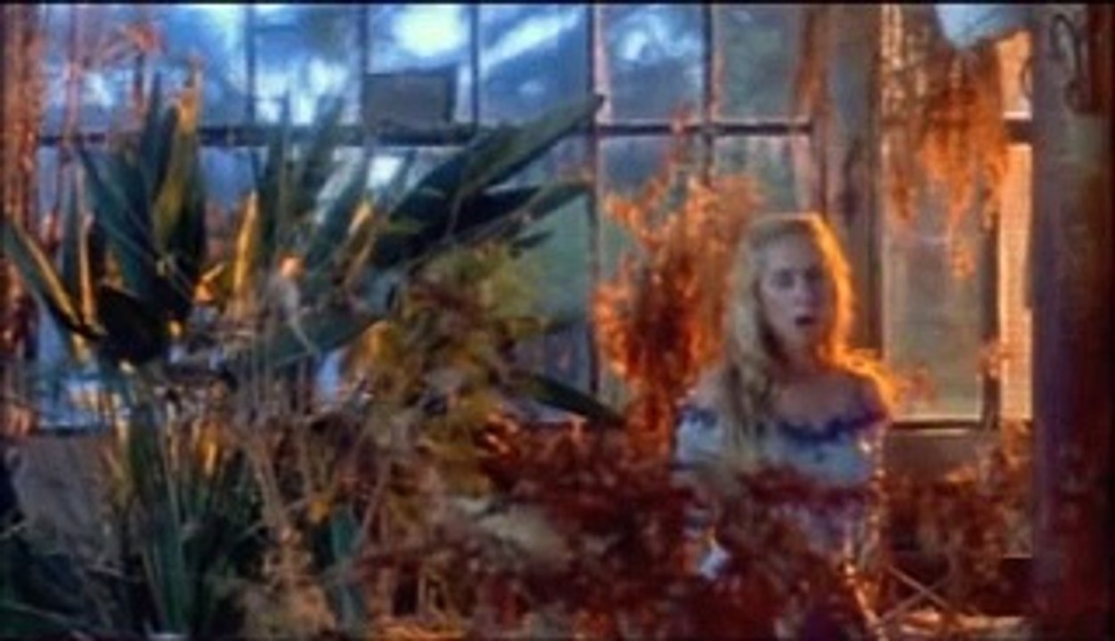 Zeynep Casalini - Dokunma Bana KLIP Süper Şarkı DMC COK NET