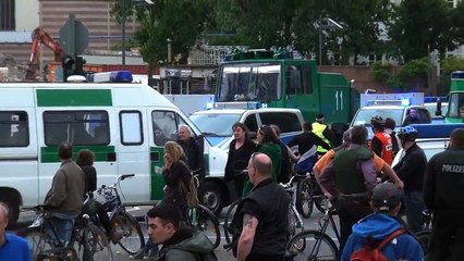 BFE-Zug Polizei Frankfurt Direktion Sonderdienste (Rückt nach Ausschreitungen an)