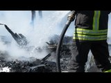 Incendio di sterpaglie a Rimini, Vigili del fuoco al lavoro