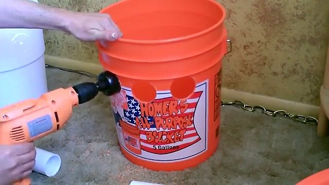 Homemade Air Conditioner DIY - The 5 Gallon Bucket Air Cooler! DIY- can be solar powered!