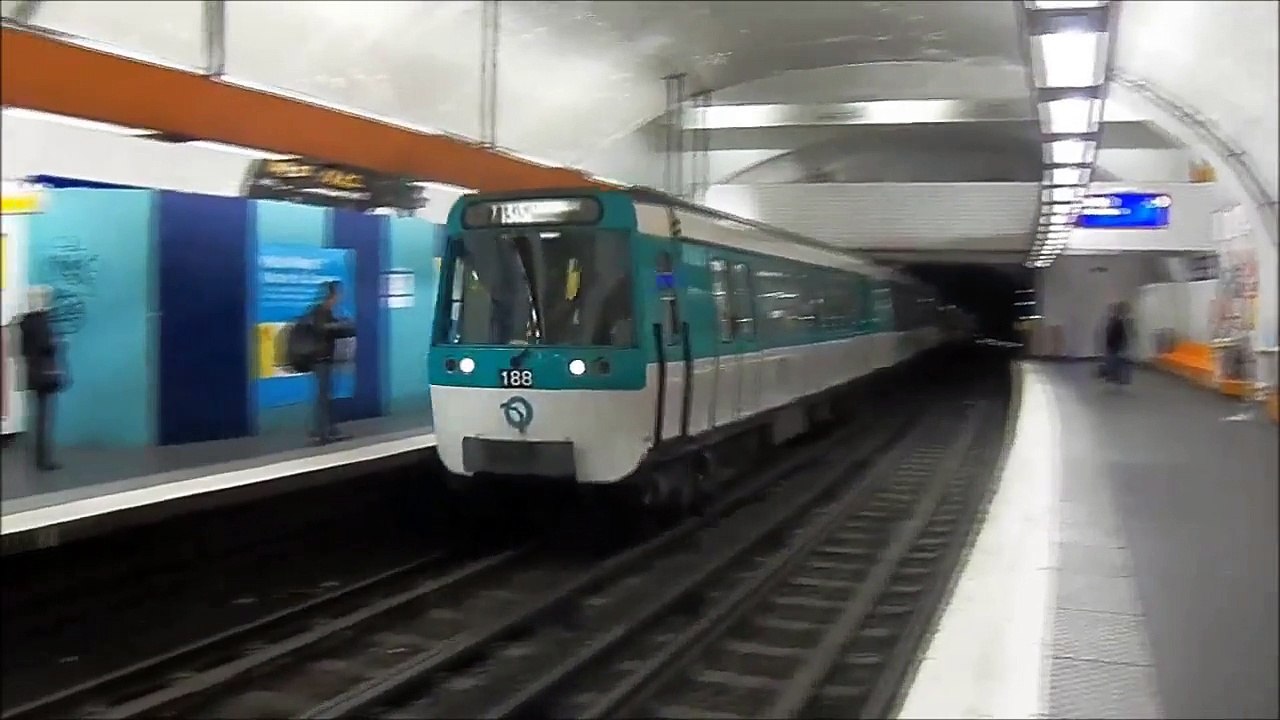 Métro de Paris: Palais Royal - Musée du Louvre M7 (RATP MF77)