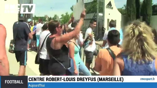 Les supporters marseillais chantent à la gloire de Bielsa et réclament la démission de Labrune