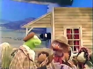 Classic Sesame Street - Kermit on the set of "Oklahoma"