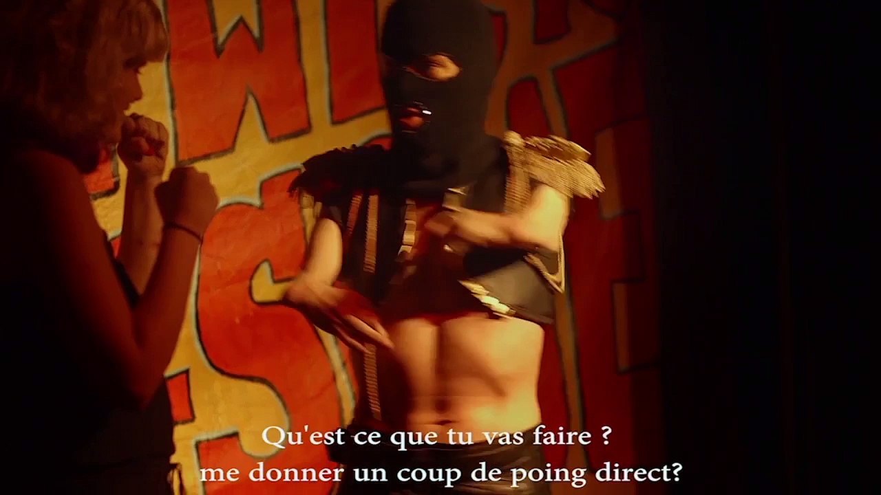 Cyrille Eldin interview dans un lieu underground Pierre Prieur comédien principal de BIZARRE le film de Etienne Faure.  Sortie le 22 Juillet.