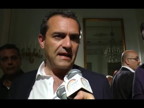 Napoli - Sapna, de Magistris attacca il fratello di Cantone (20.06.15)