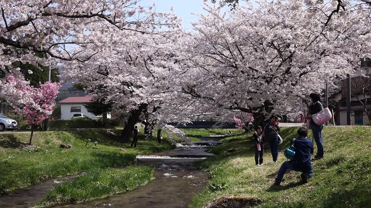 天の鏡 太陽の道:猪苗代湖周辺を巡る Around Inawashiro lake:Heaven's mirror,The way of the sun going