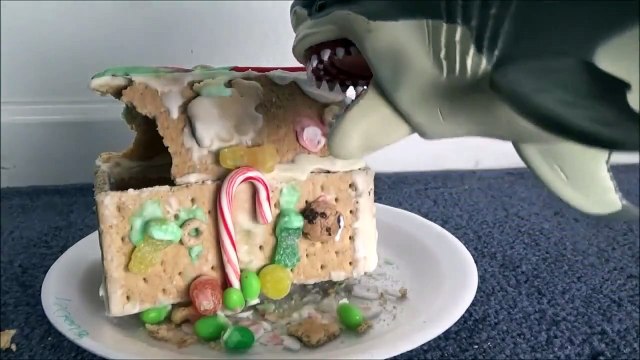 [Greattoys] Sharks vs Gingerbread House Animal Planet Mega Great White Shark Mega Shark