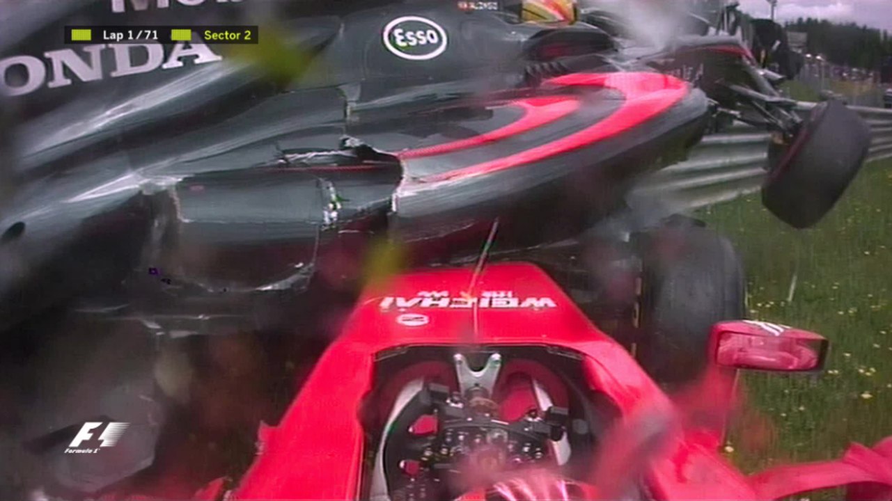 F1 : l’incroyable crash entre Alonso et Räikönnen - ZAPPING AUTO DU 22/06/2015