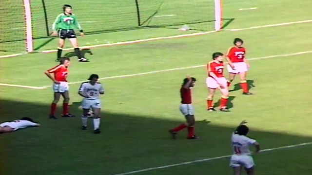 JEUX DE MAINS, JEUX DE VILAINS !!